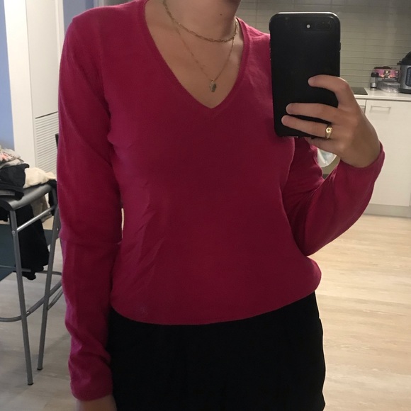 Burberry Sweater in Size Medium - Picture 5 of 6